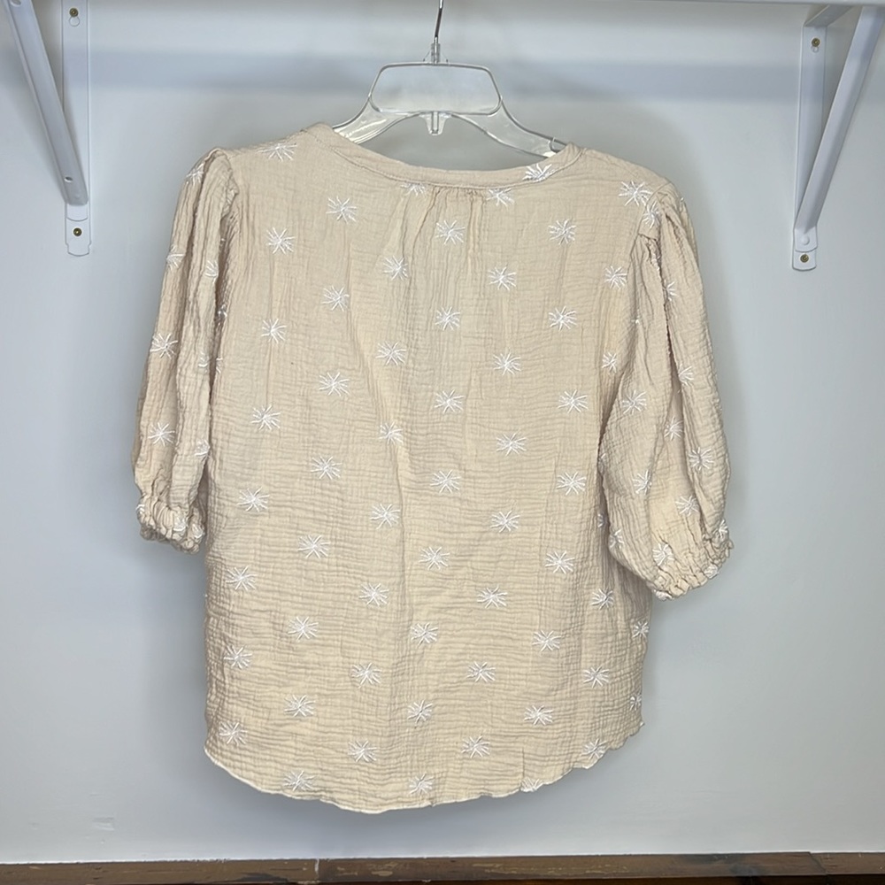 100% Cotton Cream Embroidered Puff Sleeve Peasant Top - Picture 2 of 6